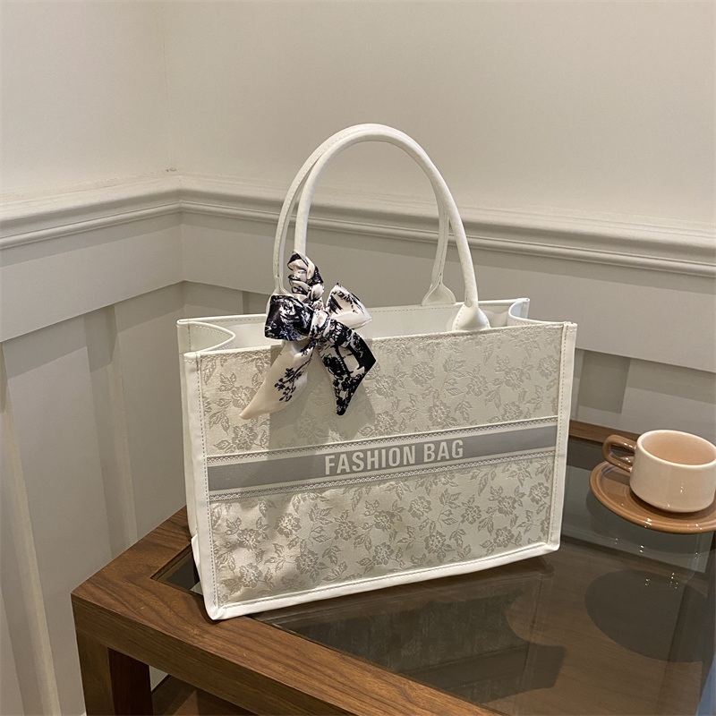 Luxury Elegant Women Tote Bag  - Luxury Bag Collection ulasan dan harga