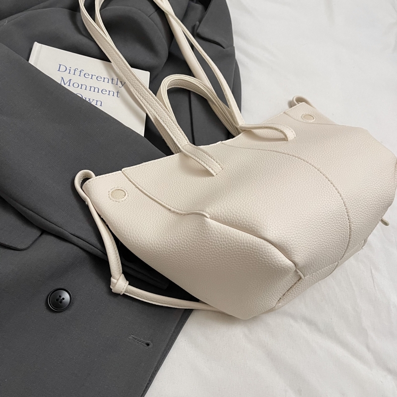 MOODS Branded Underarm Shoulde - Luxury Bags Consignment ulasan dan harga