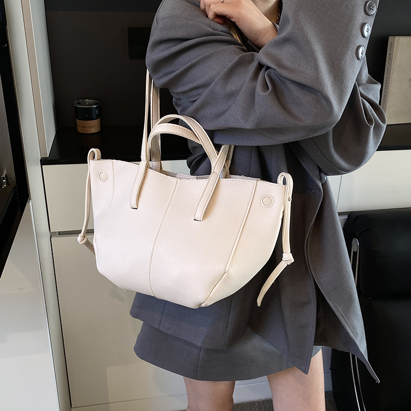 MOODS Branded Underarm Shoulde - Luxury Bags Consignment ulasan dan harga