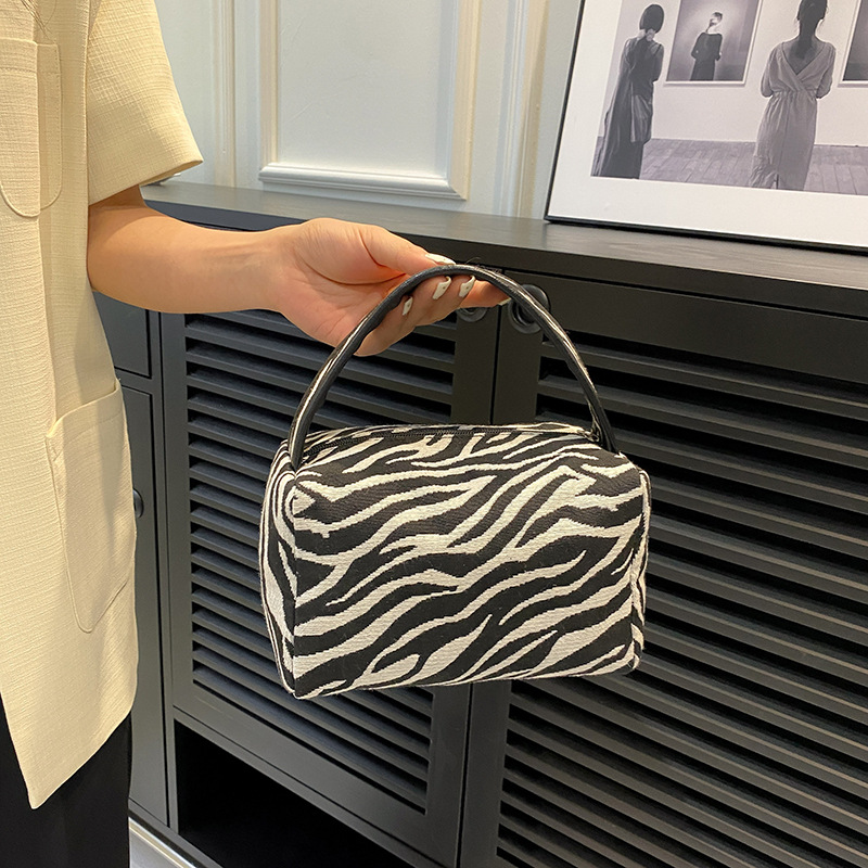 Leopard Makeup Bag Luxury  Lar - Luxury Bags Consignment ulasan dan harga